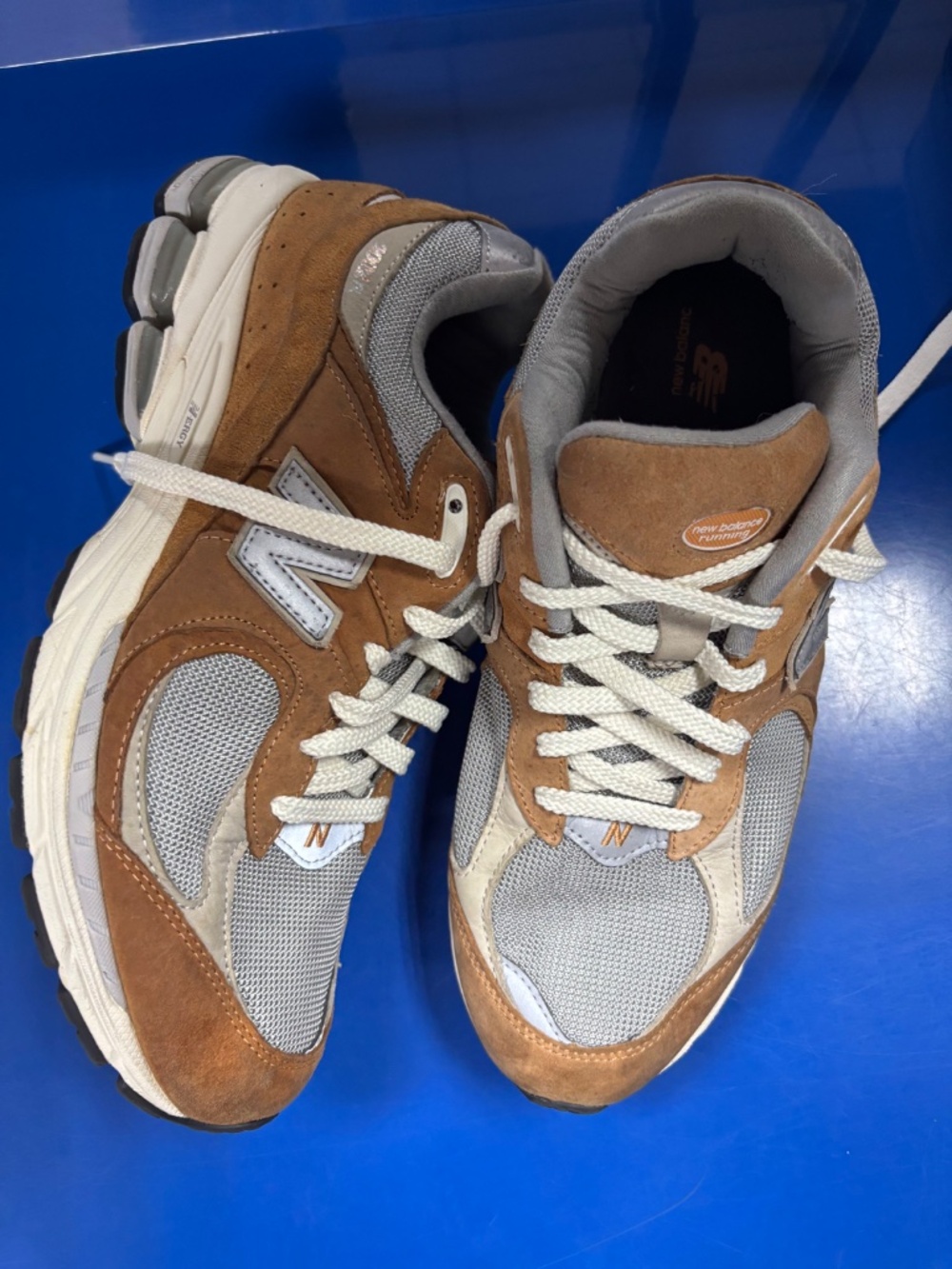 New Balance - Picture 3 of 4